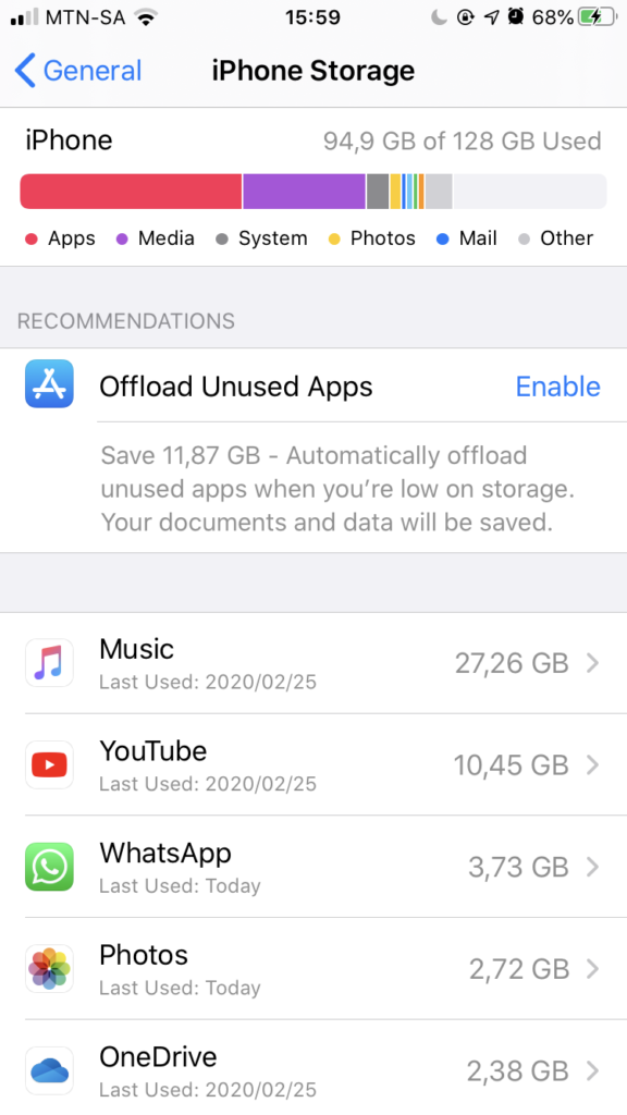 Screenshot of iPhone storage main screen